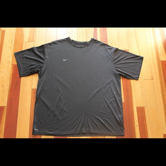 Nike dry fit t-shirt - Picture 2 of 2